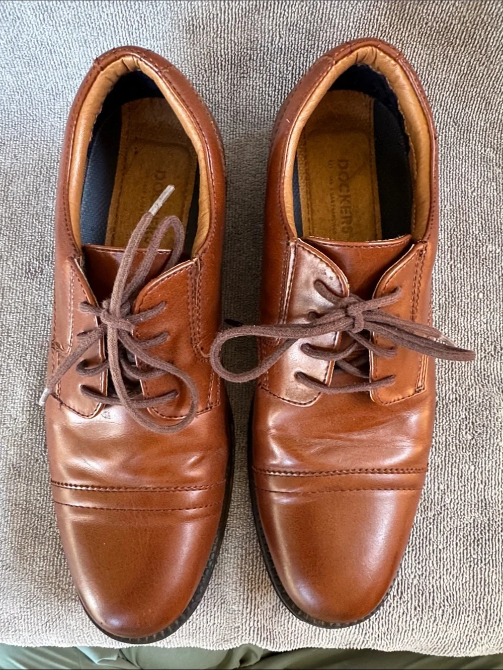 Dockers Men's Garfield Cap Toe Tan Leather Lace-Up Shoe Oxfords